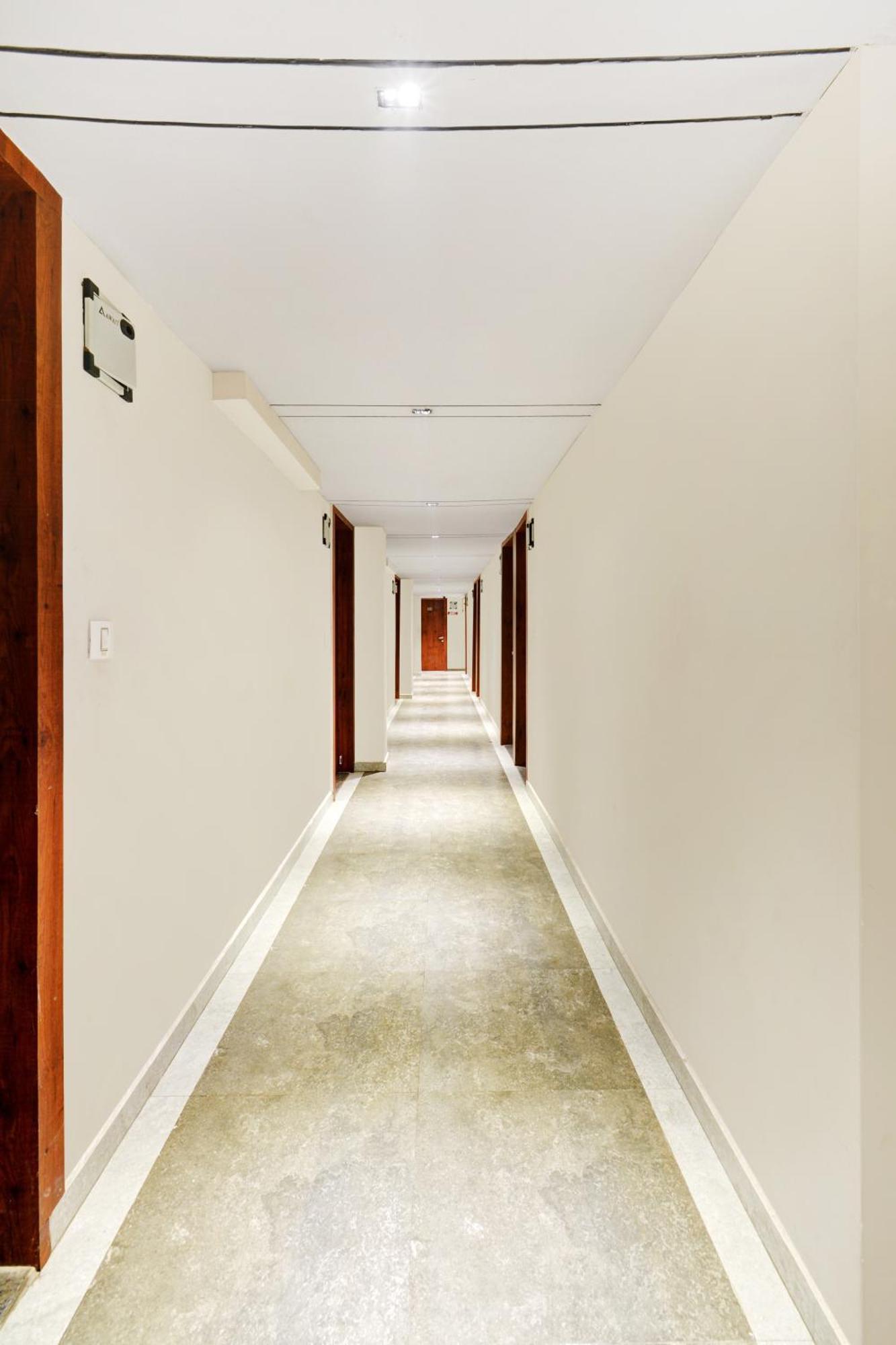 Hotel Desert Inn Tharad Esterno foto