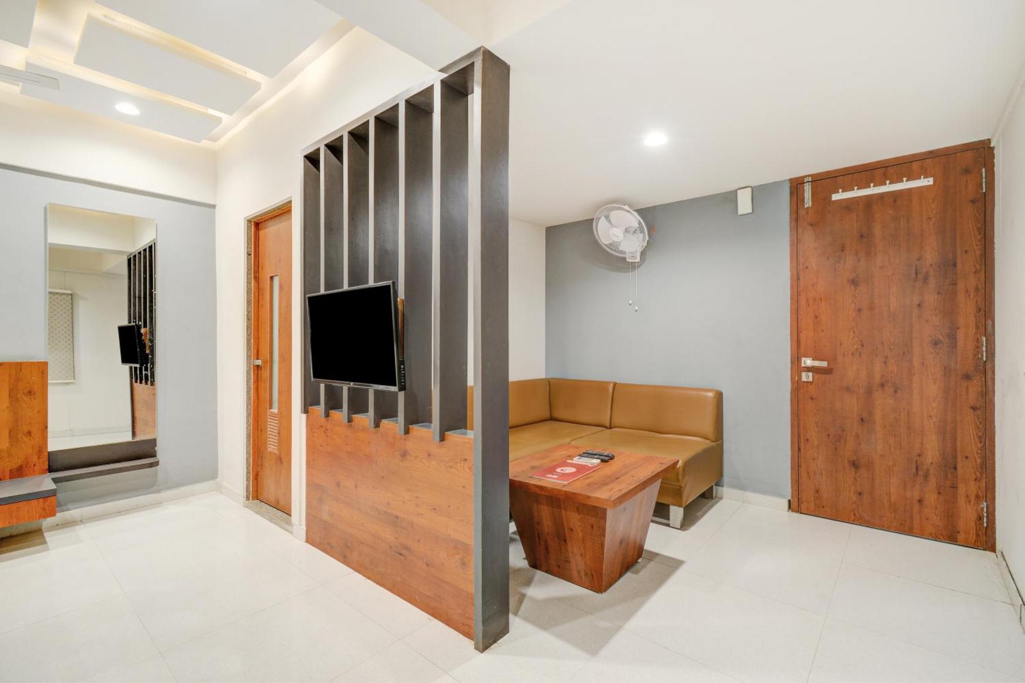 Hotel Desert Inn Tharad Esterno foto
