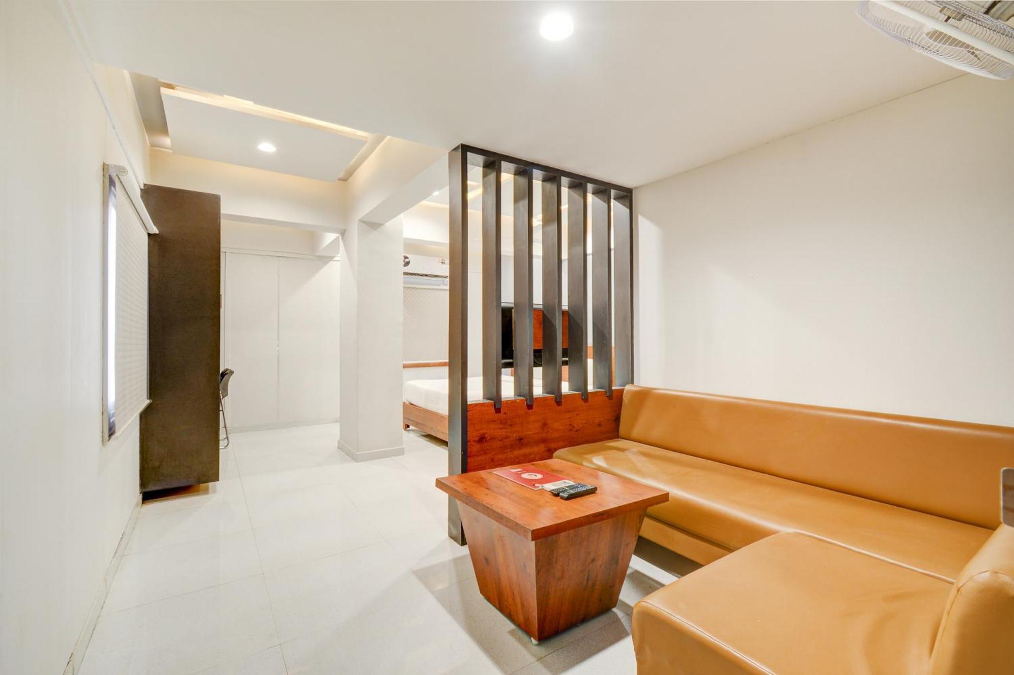 Hotel Desert Inn Tharad Esterno foto